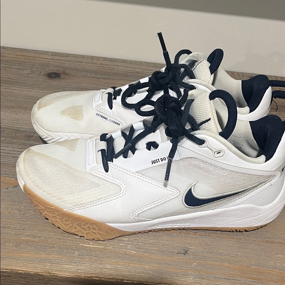 Nike volleyball White and Navy airzoom hyperace 3 Shoes woman’s size 6